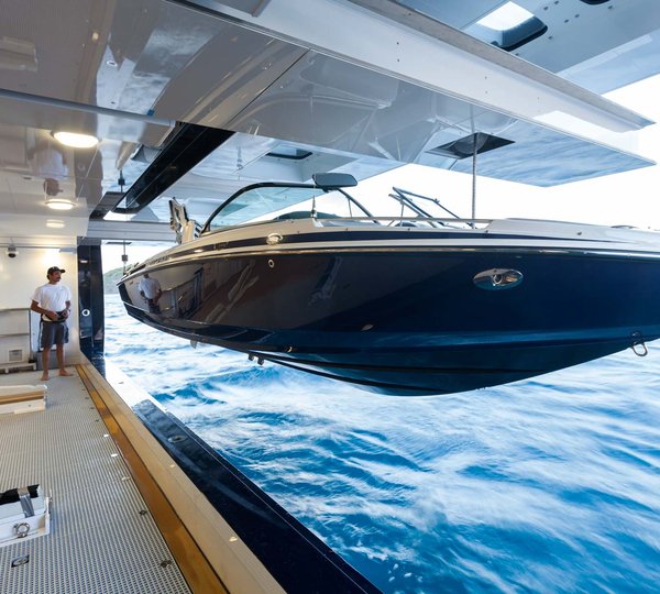 Yacht Solandge - Tender Launch