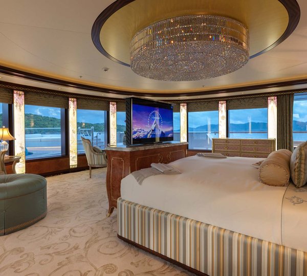 Yacht Solandge - The Master