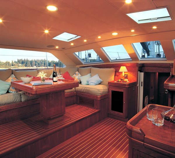 Yacht Wavelength - Deckhouse Dining