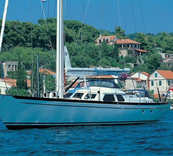 Yacht Wavelength - France