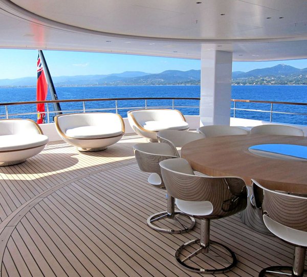 Aft Deck Dining With Chairs