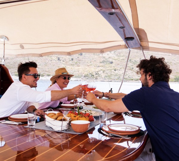 Alfresco Dining Aboard Yacht