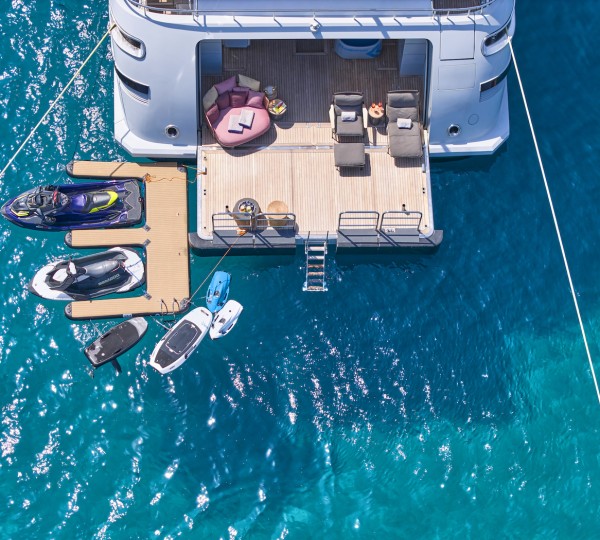 Beach Club With Toys - Photo Studio Reskos