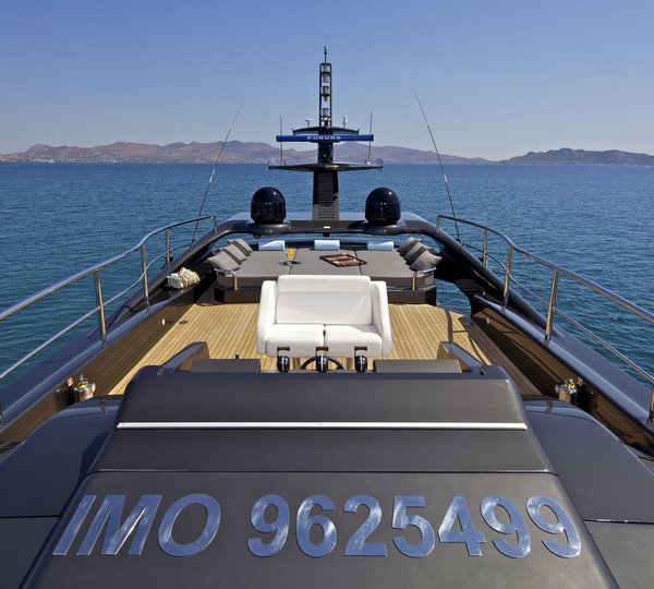 Cool Bridge Deck With Sun Pads