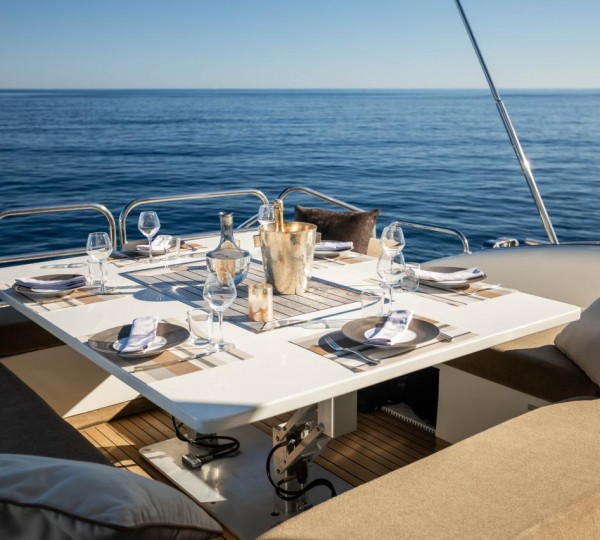 Dining Set Up Al Fresco