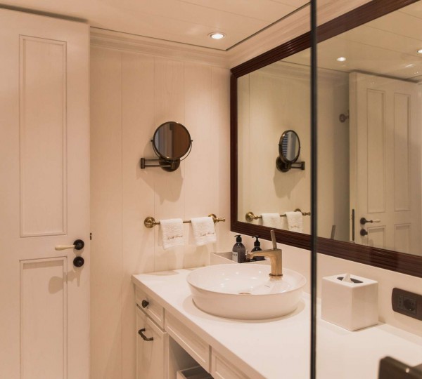 Guest Ensuite Bathroom