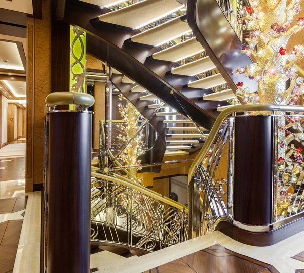 Main Deck Stairwell With The Trea Of Life