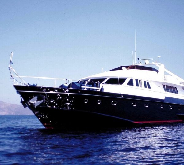 Admiral yacht OH QUE LUNA - Main shot