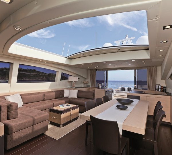 Salon With Retractable Rooftop