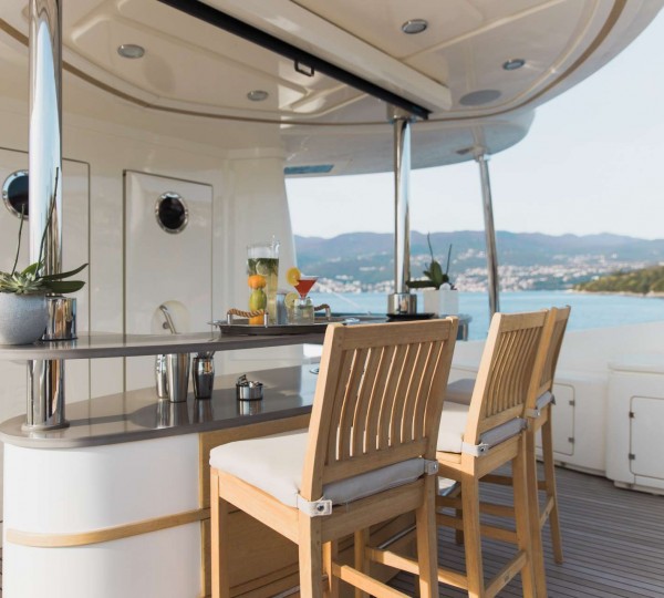 Sun Deck - Exterior Bar Area