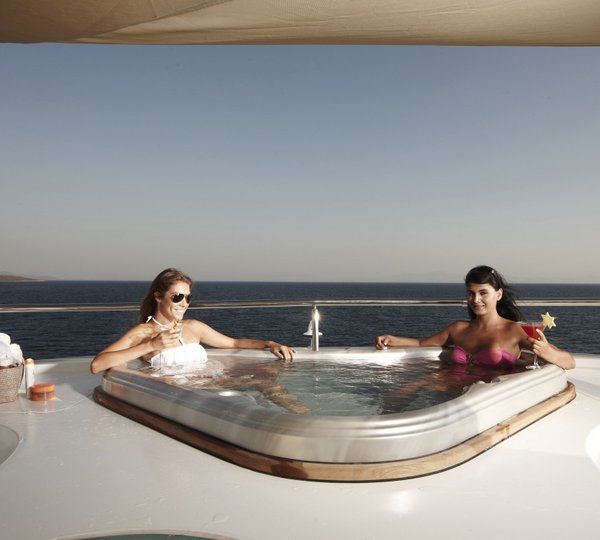 Sundeck Jacuzzi Tub