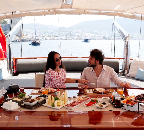 Superyacht Lifestyle Dining