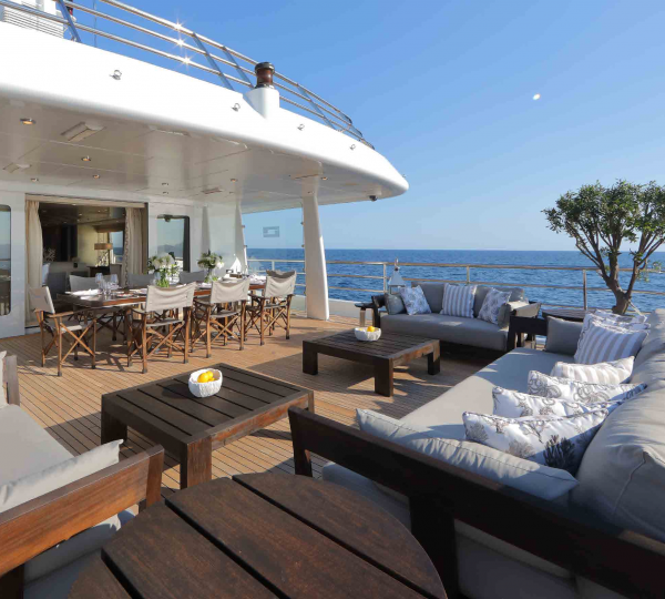 Upper Aft Deck Dining And Seating Area