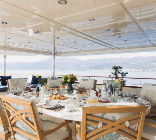 Upper Deck - Al Fresco Dining Set Up