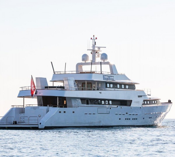 Yacht CURIOSITY