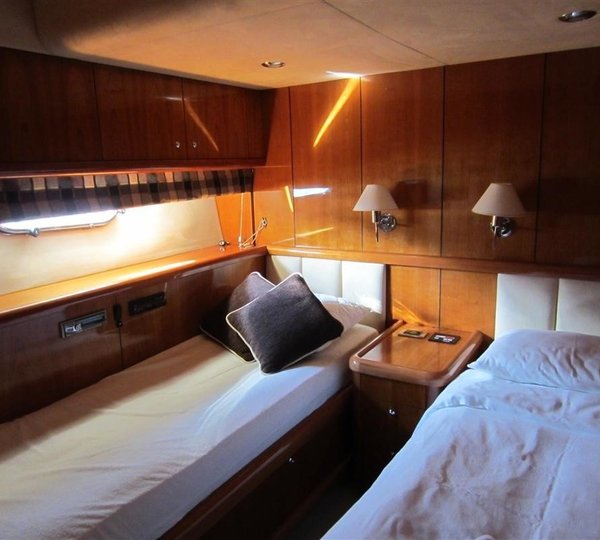 The 25m Yacht LUCKY BEAR