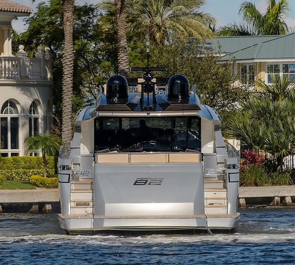 The 25m Yacht PERSHING 82