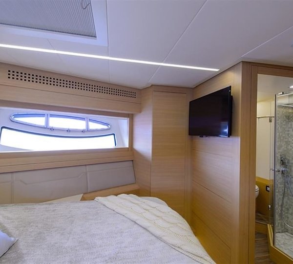 The 25m Yacht PERSHING 82