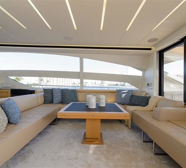 The 25m Yacht PERSHING 82