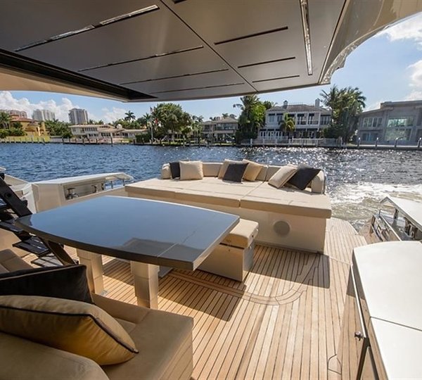 The 25m Yacht PERSHING 82