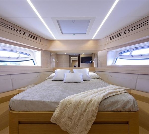 The 25m Yacht PERSHING 82