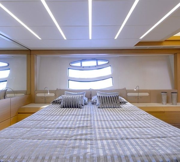 The 25m Yacht PERSHING 82