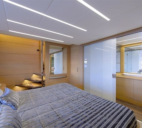 The 25m Yacht PERSHING 82