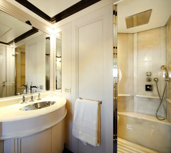 The 26m Yacht SAKATA