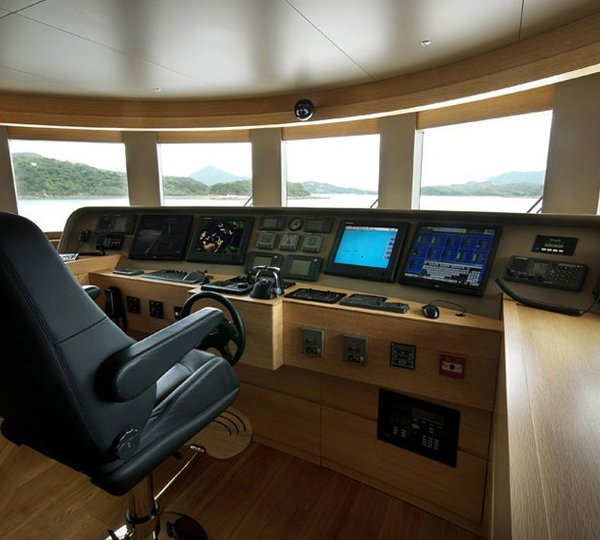 The 27m Yacht BELLE ISLE