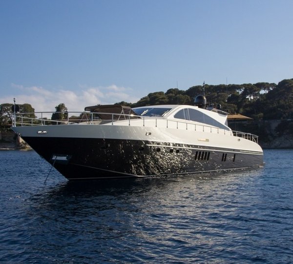 The 27m Yacht BLOOMS