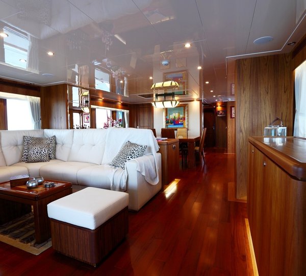 The 27m Yacht SMILING T