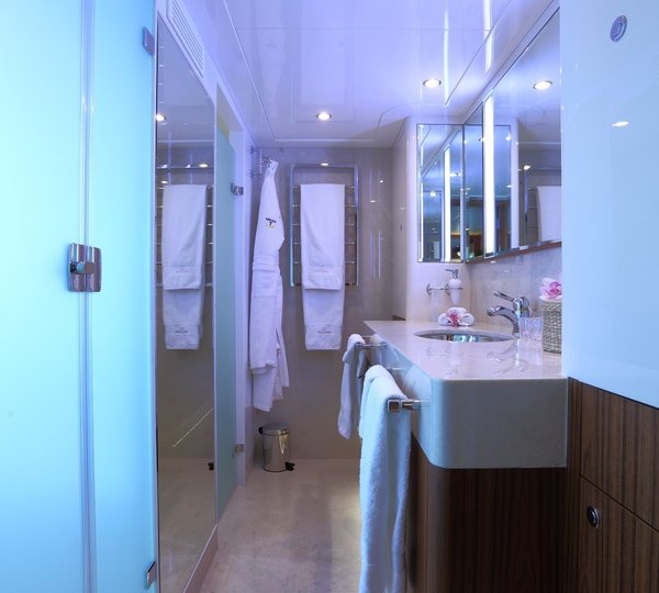 The 27m Yacht SMILING T