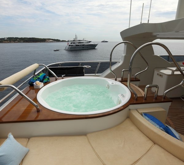 The 27m Yacht SMILING T