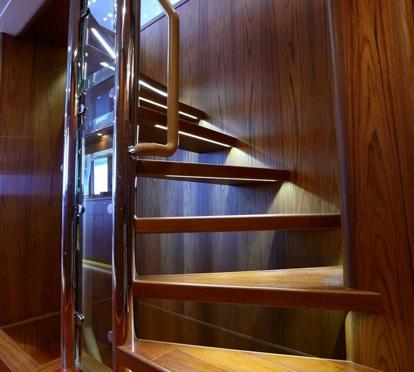 The 27m Yacht SMILING T