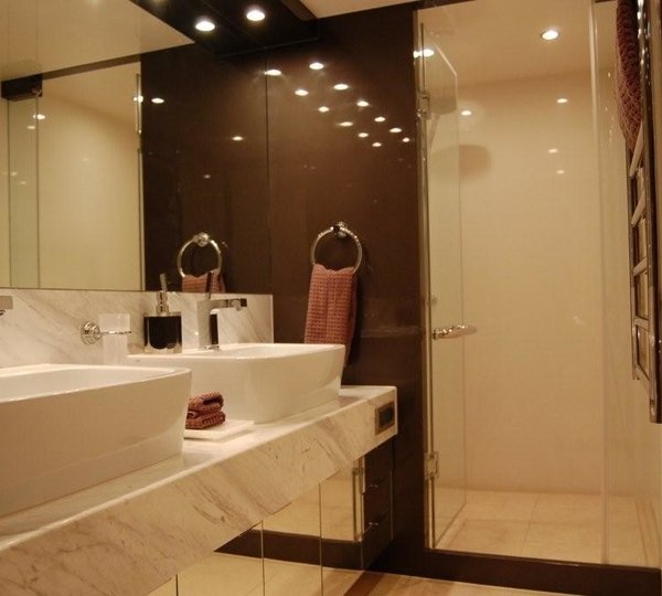 The 29m Yacht AQUARIUS