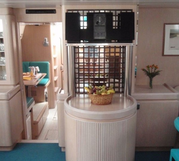 The 29m Yacht FLYING MAGIC