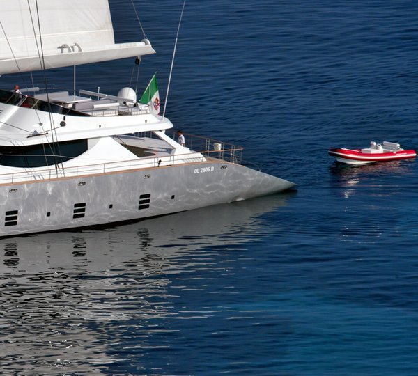 The 29m Yacht HUTIANE