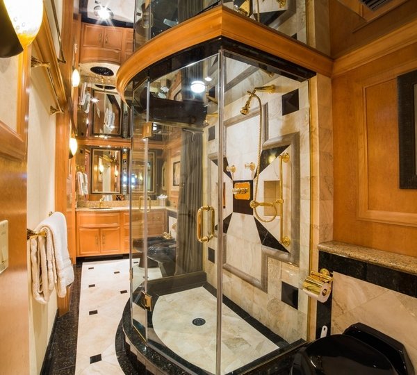 The 30m Yacht LADY LEX