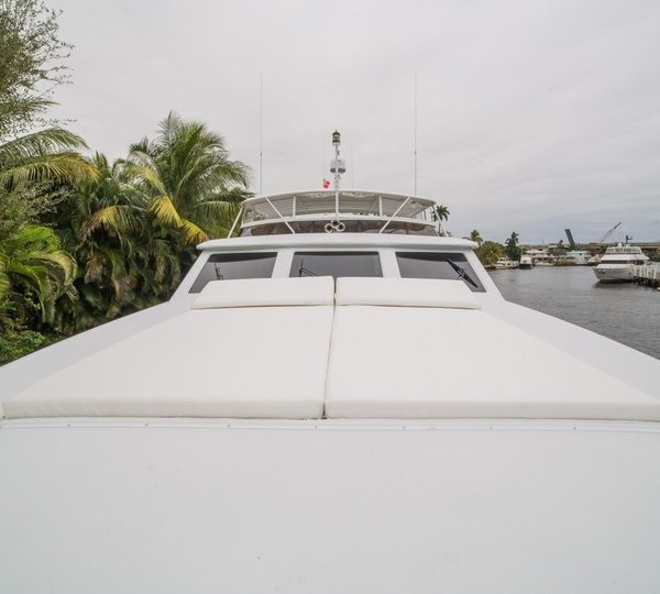 The 30m Yacht LADY LEX