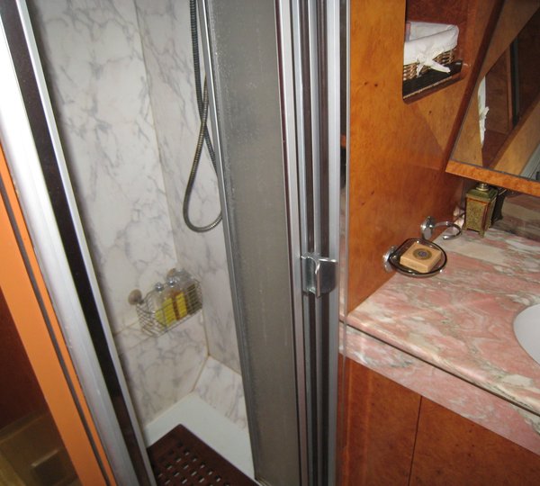 The 30m Yacht MERCEDES