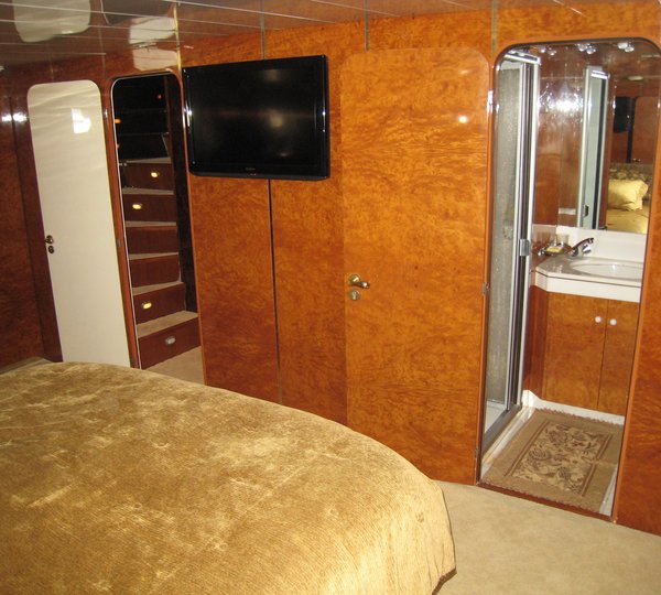 The 30m Yacht MERCEDES