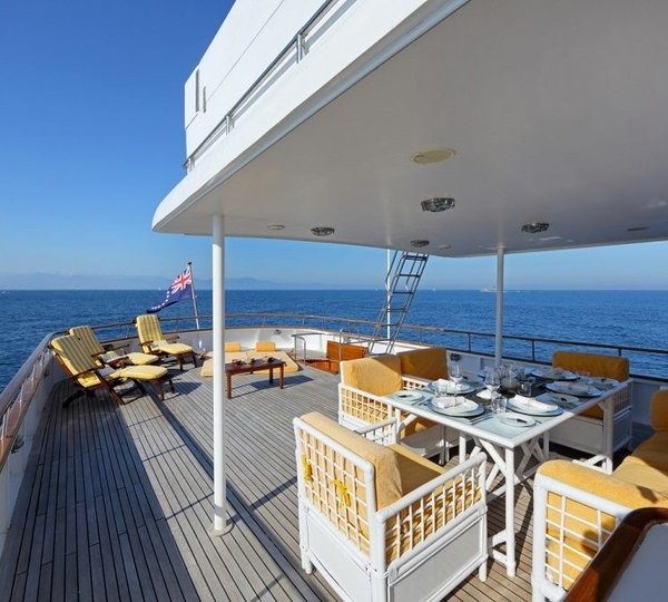 The 30m Yacht SPREZZATURA