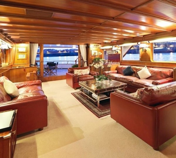 The 30m Yacht SPREZZATURA