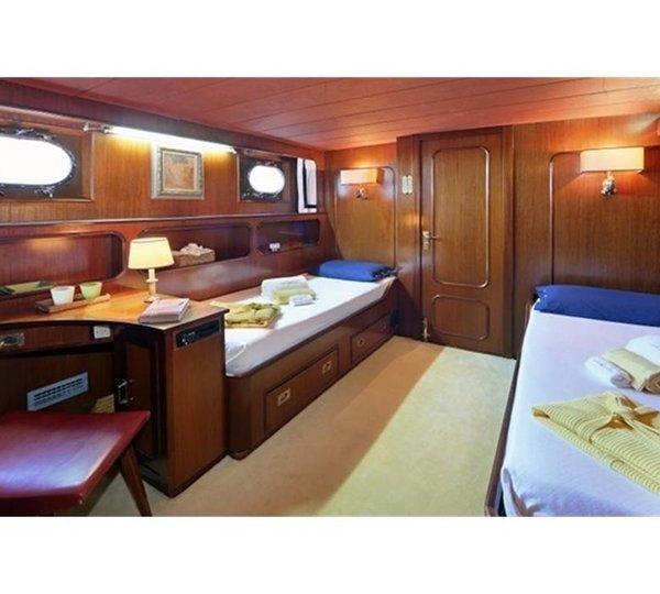 The 30m Yacht SPREZZATURA