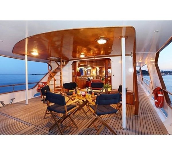 The 30m Yacht SPREZZATURA