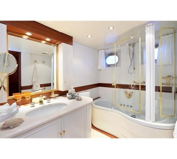 The 30m Yacht SPREZZATURA