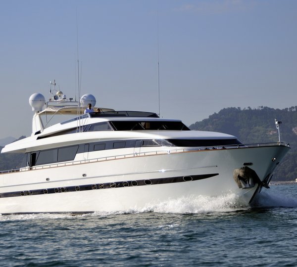 The 31m Yacht ARIA