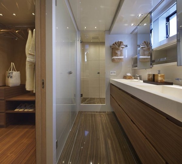 The 32m Yacht INDIGO