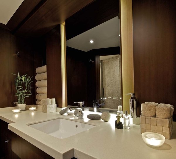 The 32m Yacht SANJANA