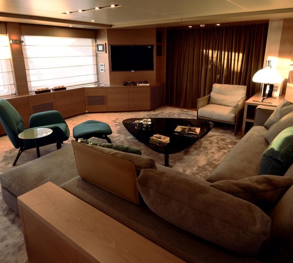 The 32m Yacht SERENITY